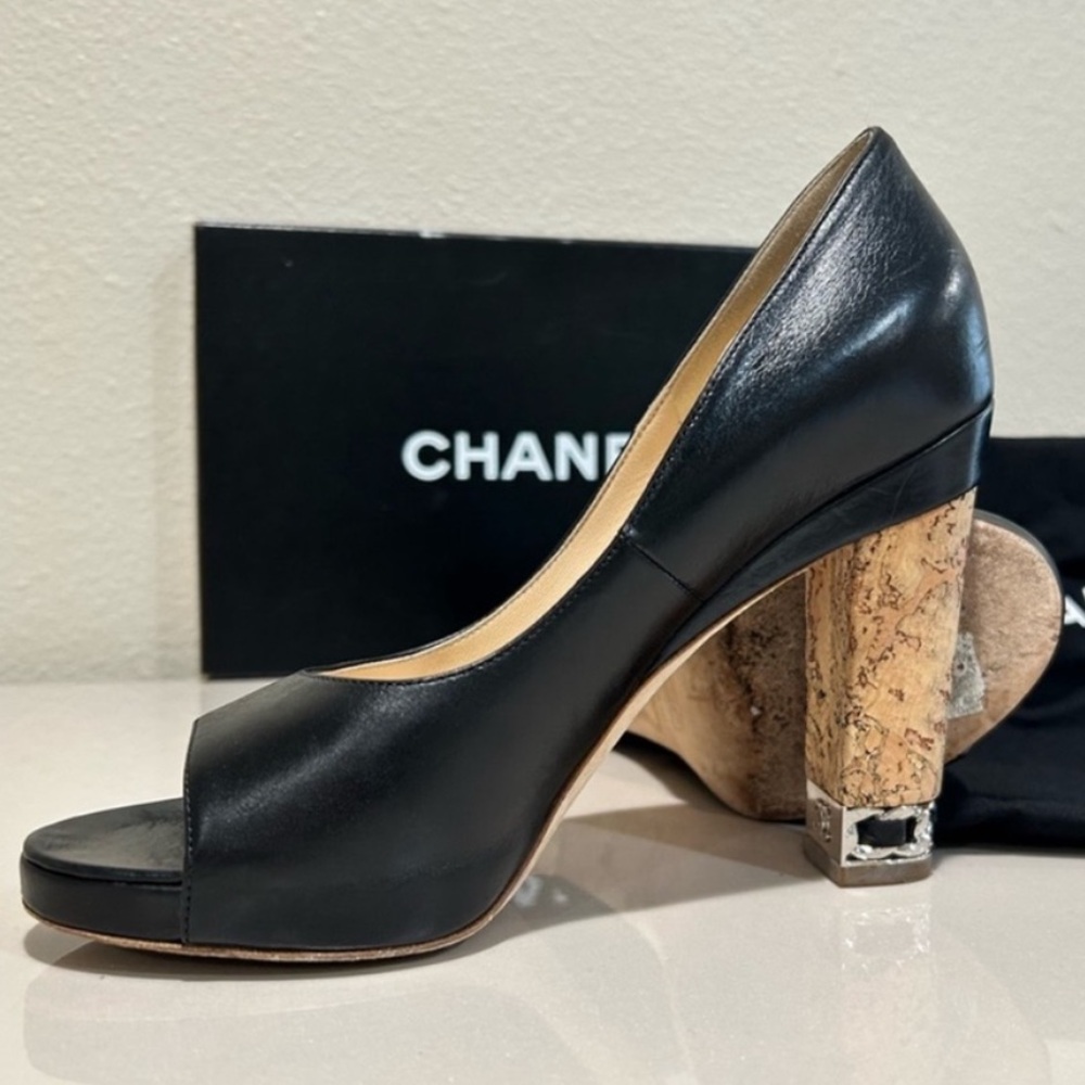 EUC CHANEL Black Leather Heels with Cork Detail - size 6 - come w box and caps
